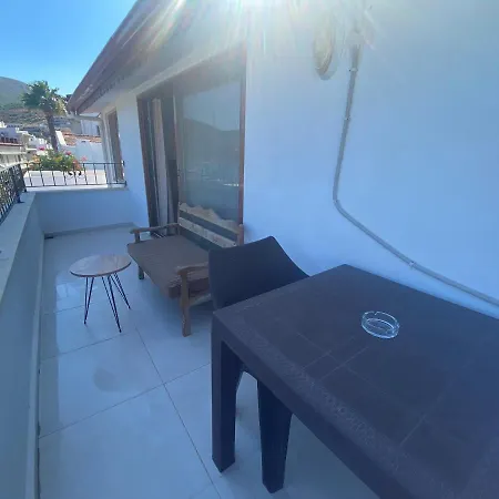 Yat Limani'nda Denize Sifir Genis Super Ev-2 * Datça