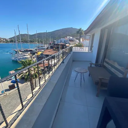 Lejlighed Yat Limani'nda Denize Sifir Genis Super Ev-2 Datça