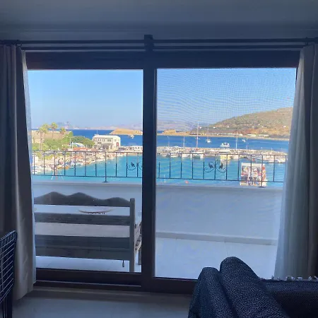 Yat Limani'nda Denize Sifir Genis Super Ev-2 * Datça
